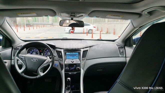 Hyundai Sonata-14
