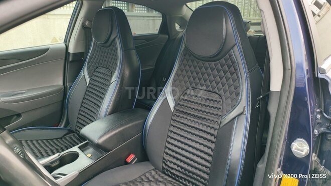 Hyundai Sonata-16