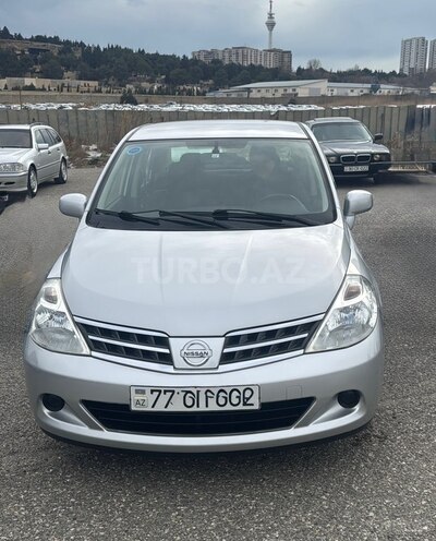 Nissan Tiida-1
