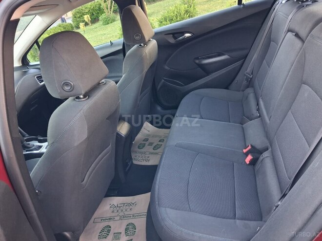 Chevrolet Cruze-12