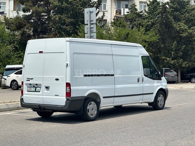 Ford Transit-6