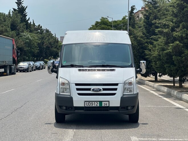 Ford Transit-3