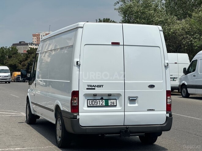 Ford Transit-4