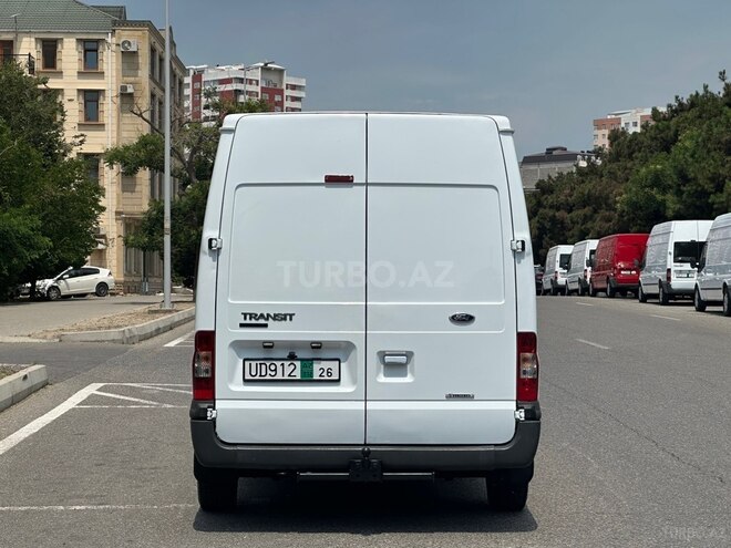 Ford Transit-5