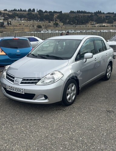 Nissan Tiida-4