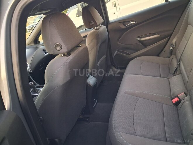Chevrolet Cruze-10