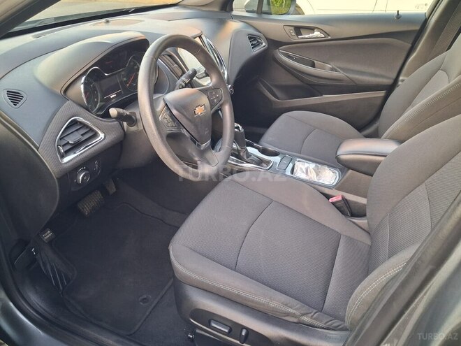 Chevrolet Cruze-11