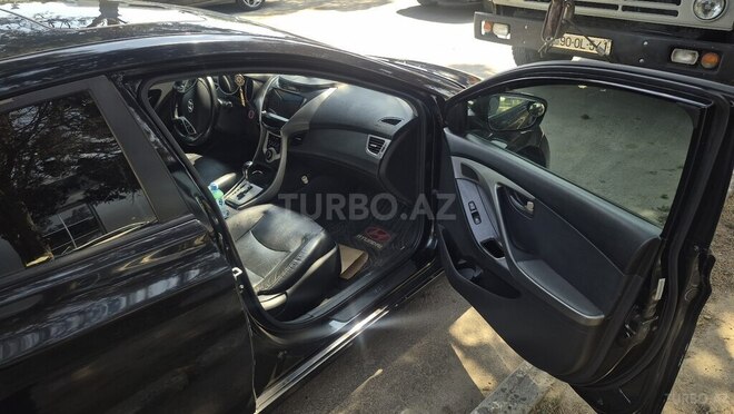 Hyundai Elantra-5