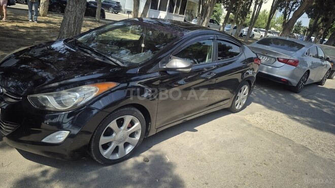 Hyundai Elantra-3
