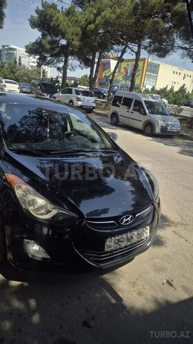 Hyundai Elantra-1