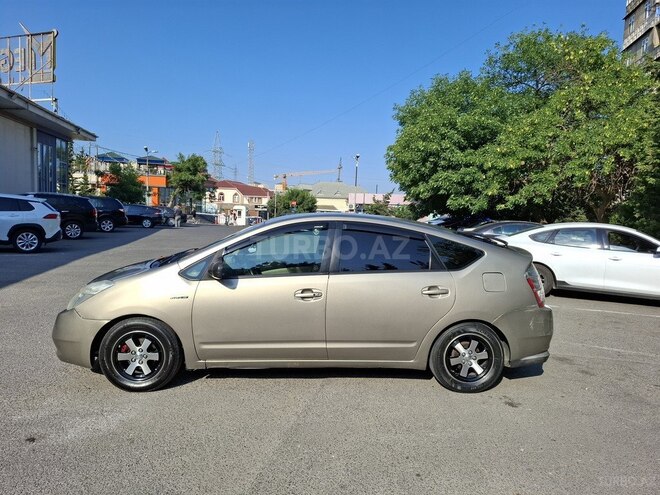 Toyota Prius-14