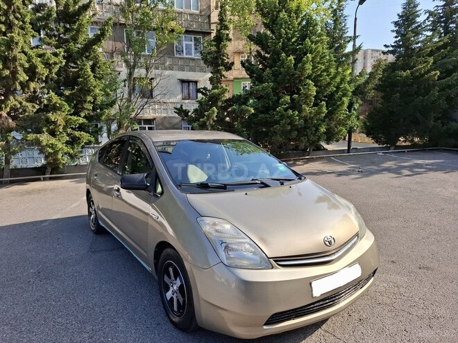 Toyota Prius-8