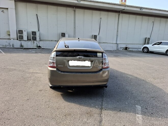 Toyota Prius-10