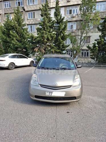 Toyota Prius-4