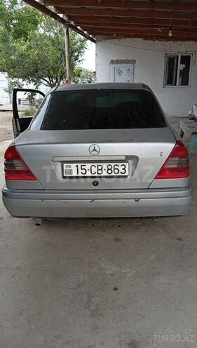 Mercedes C 200-2