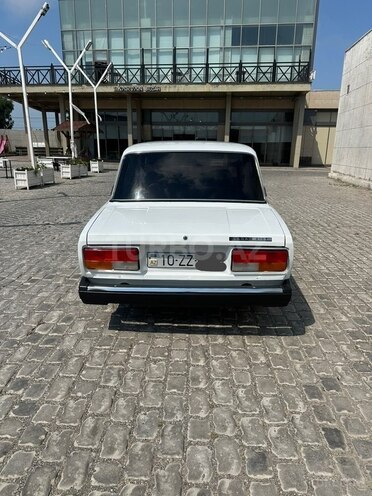 LADA (VAZ) 2107-2