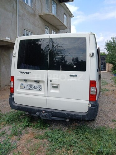 Ford Transit-2