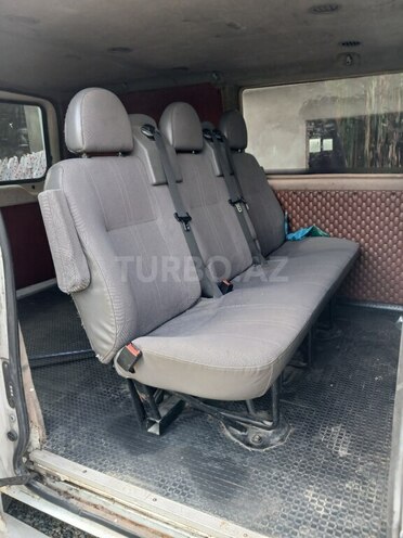 Ford Transit-3
