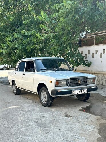 LADA (VAZ) 2107-2