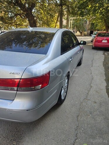 Hyundai Sonata-12