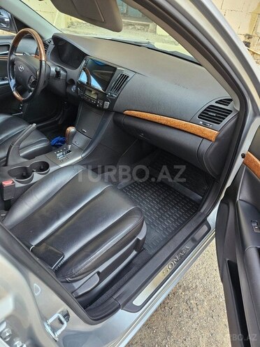 Hyundai Sonata-16