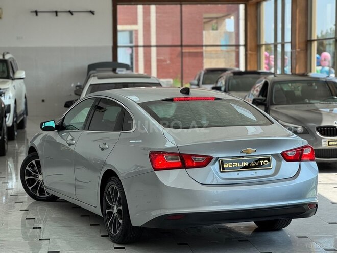 Chevrolet Malibu-8