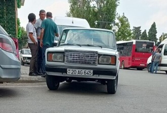 LADA (VAZ) 2107-1