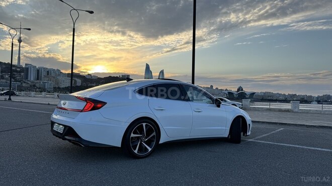 Hyundai Sonata-13
