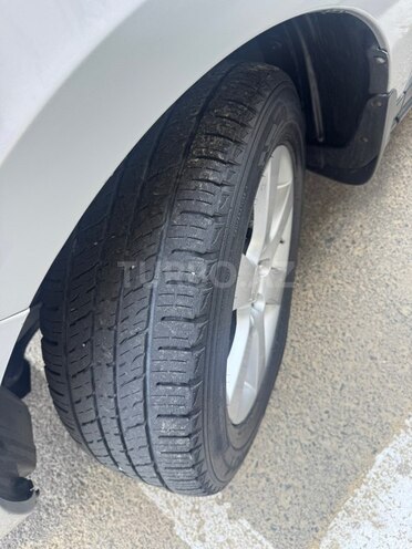Hyundai Santa Fe-13