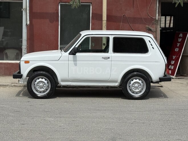 LADA (VAZ) Niva-9