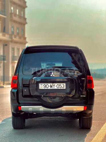 Mitsubishi Pajero-8