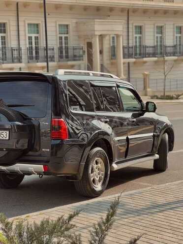 Mitsubishi Pajero-3