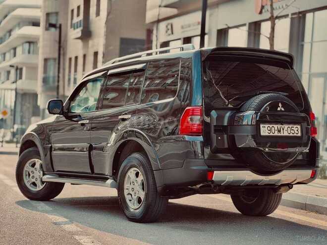 Mitsubishi Pajero-4
