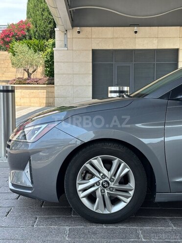 Hyundai Elantra-5
