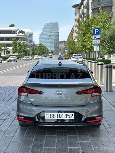 Hyundai Elantra-7