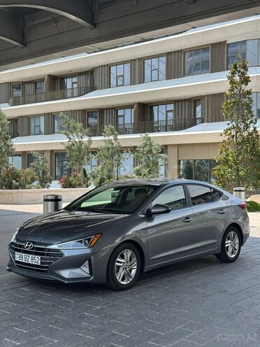 Hyundai Elantra-14