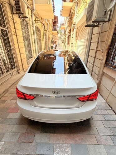 Hyundai Sonata-2