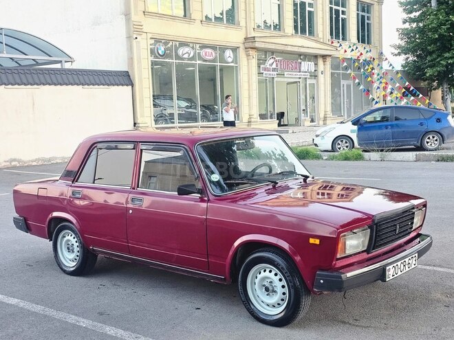 LADA (VAZ) 2107-2