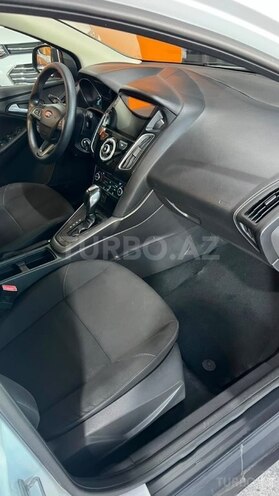 Ford Focus-15