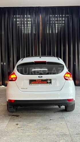 Ford Focus-13