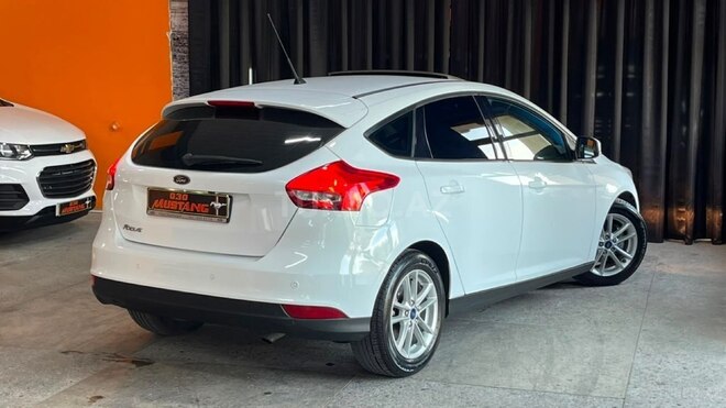 Ford Focus-10