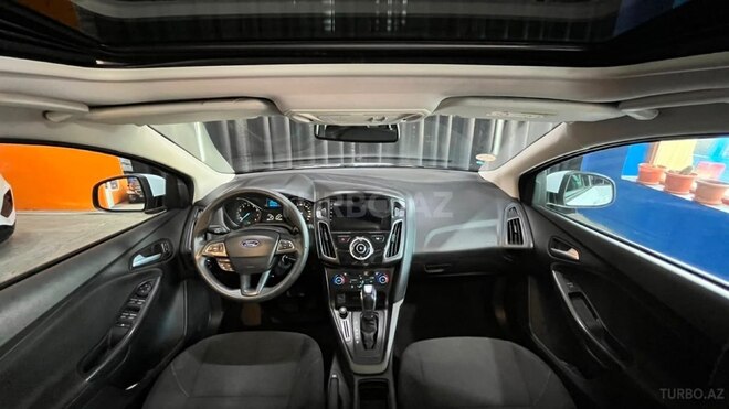 Ford Focus-14