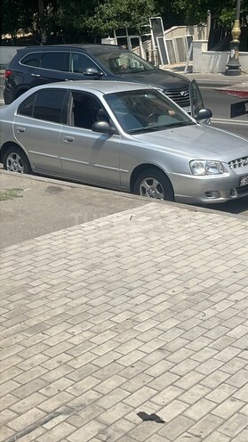 Hyundai Accent-6