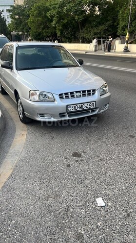 Hyundai Accent-1