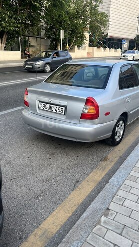 Hyundai Accent-4