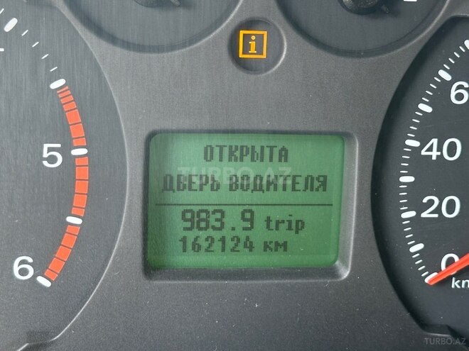 Ford Transit-8