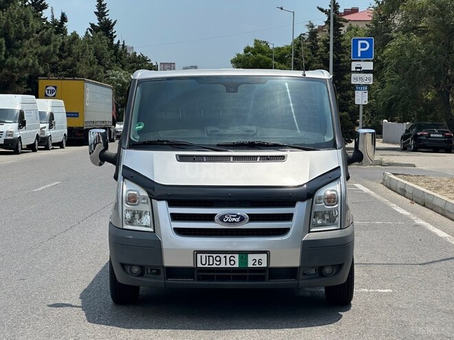 Ford Transit-2