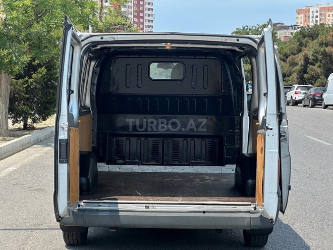 Ford Transit-10