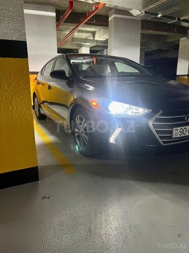 Hyundai Elantra-3