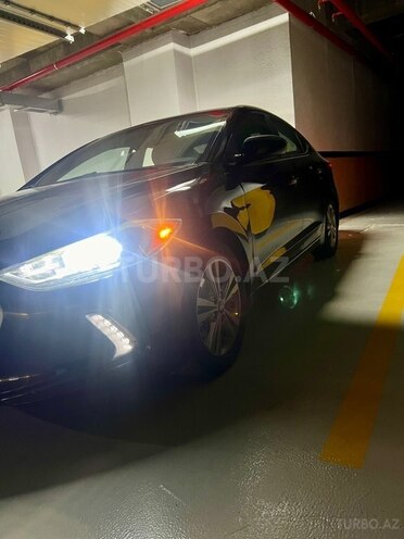 Hyundai Elantra-4